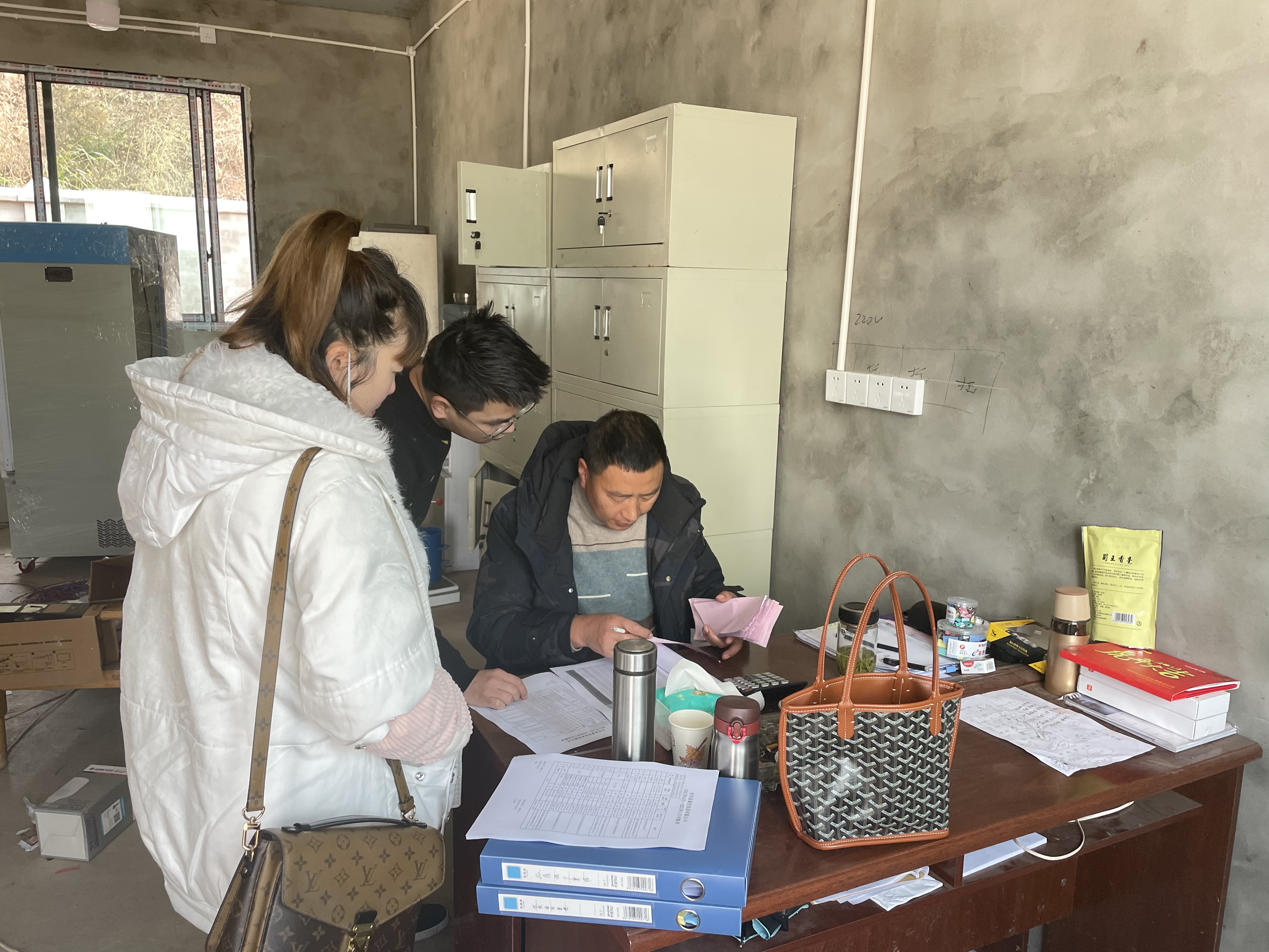 63b3224a3796dedc8ff667dc61ea4cb 63b3224a3796dedc8ff667dc61ea4cb