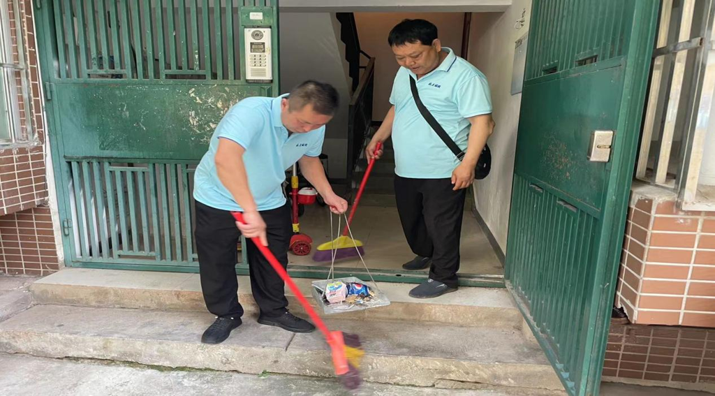 0c81f3d9d3484f46a77f6ddc3d5172c8_b